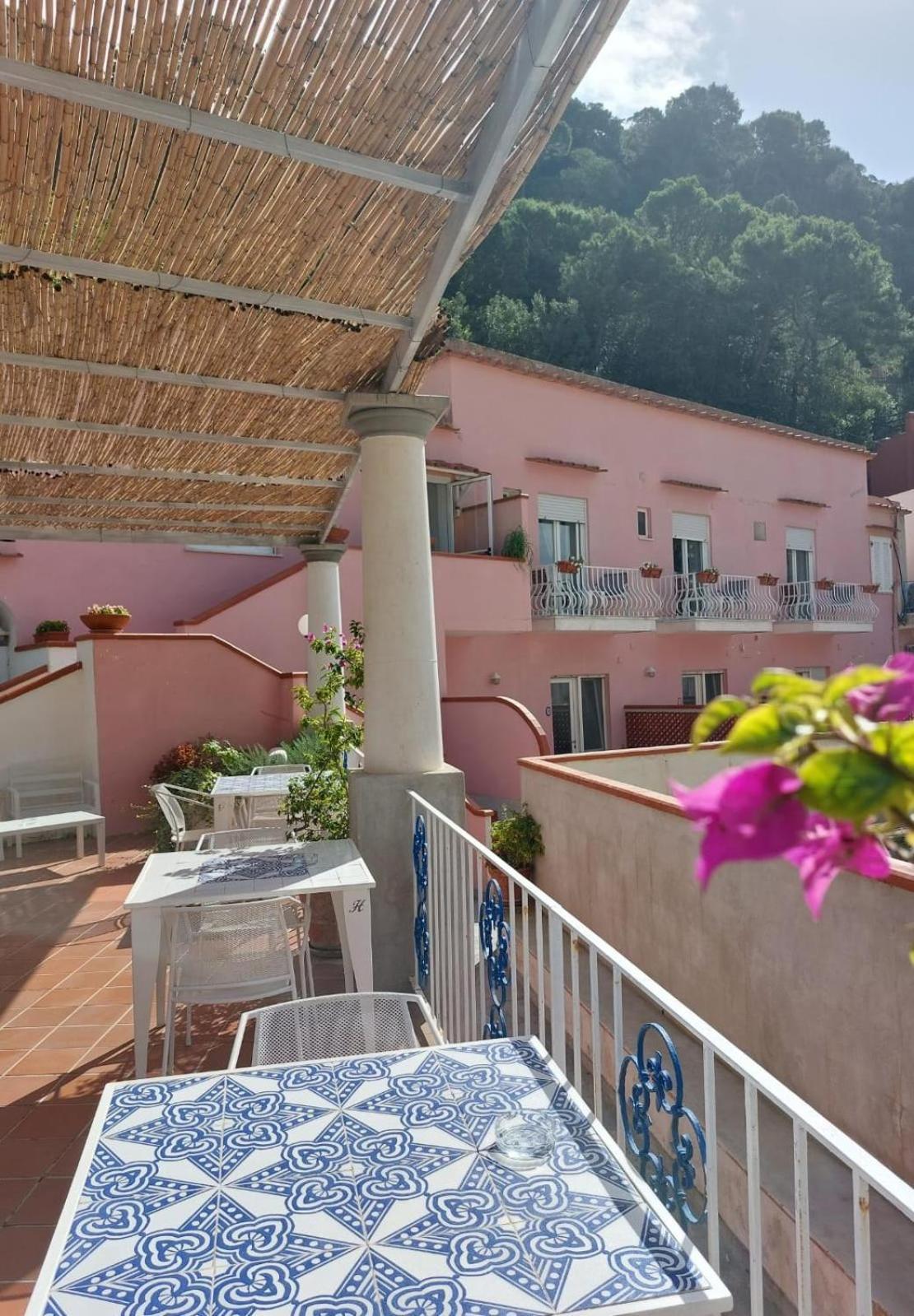 Hotel Guarracino กาปรี ภายนอก รูปภาพ